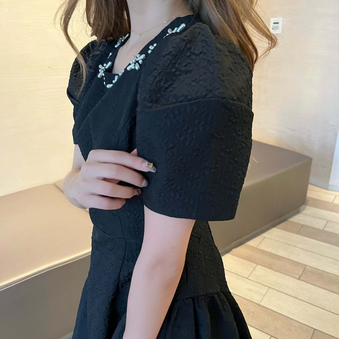 ビジュー付きパフスリーブワンピース 0000534